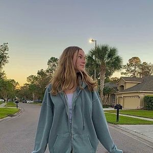 Meet your Posher, Caelyn